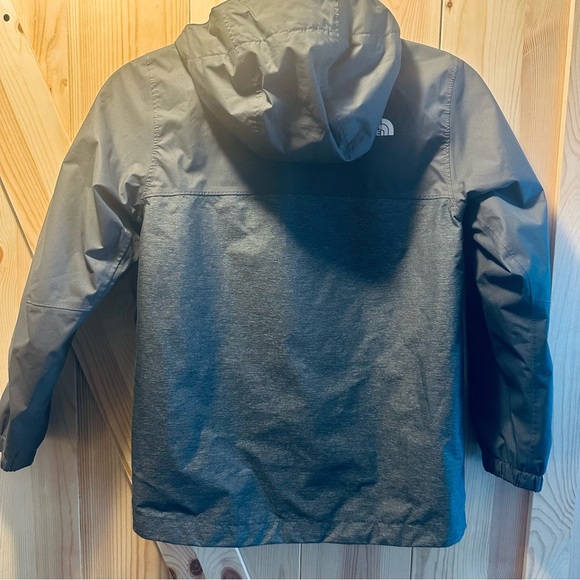 North Face Resolve Reflective Boys Jacket - S - Picture 3 of 8